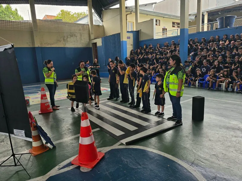 Foto de divulgação: IMMU promove ação de educação no trânsito para alunos no bairro Flores